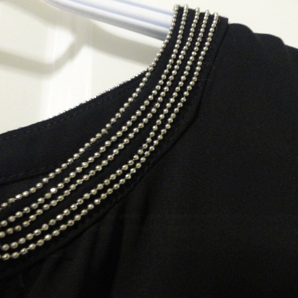 LE CHATEAU black flutter sleeve chiffon top with silver shimmery beads - Picture 10 of 11